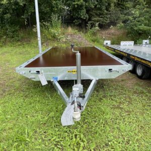 Humbaur Universal 3000 mit Auffahrrampen u. Seilwinde
