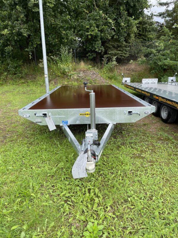 Humbaur Universal 3000 mit Auffahrrampen u. Seilwinde