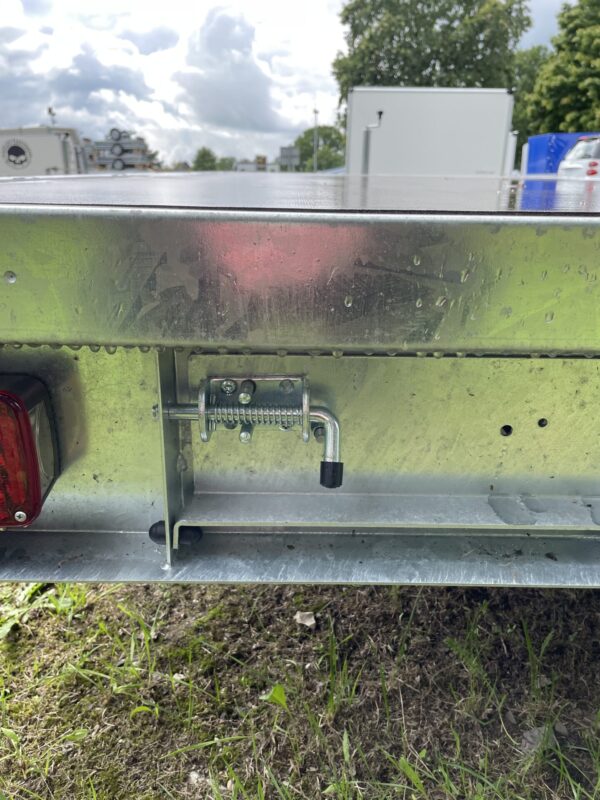 Humbaur Universal 3000 mit Auffahrrampen u. Seilwinde – Bild 6