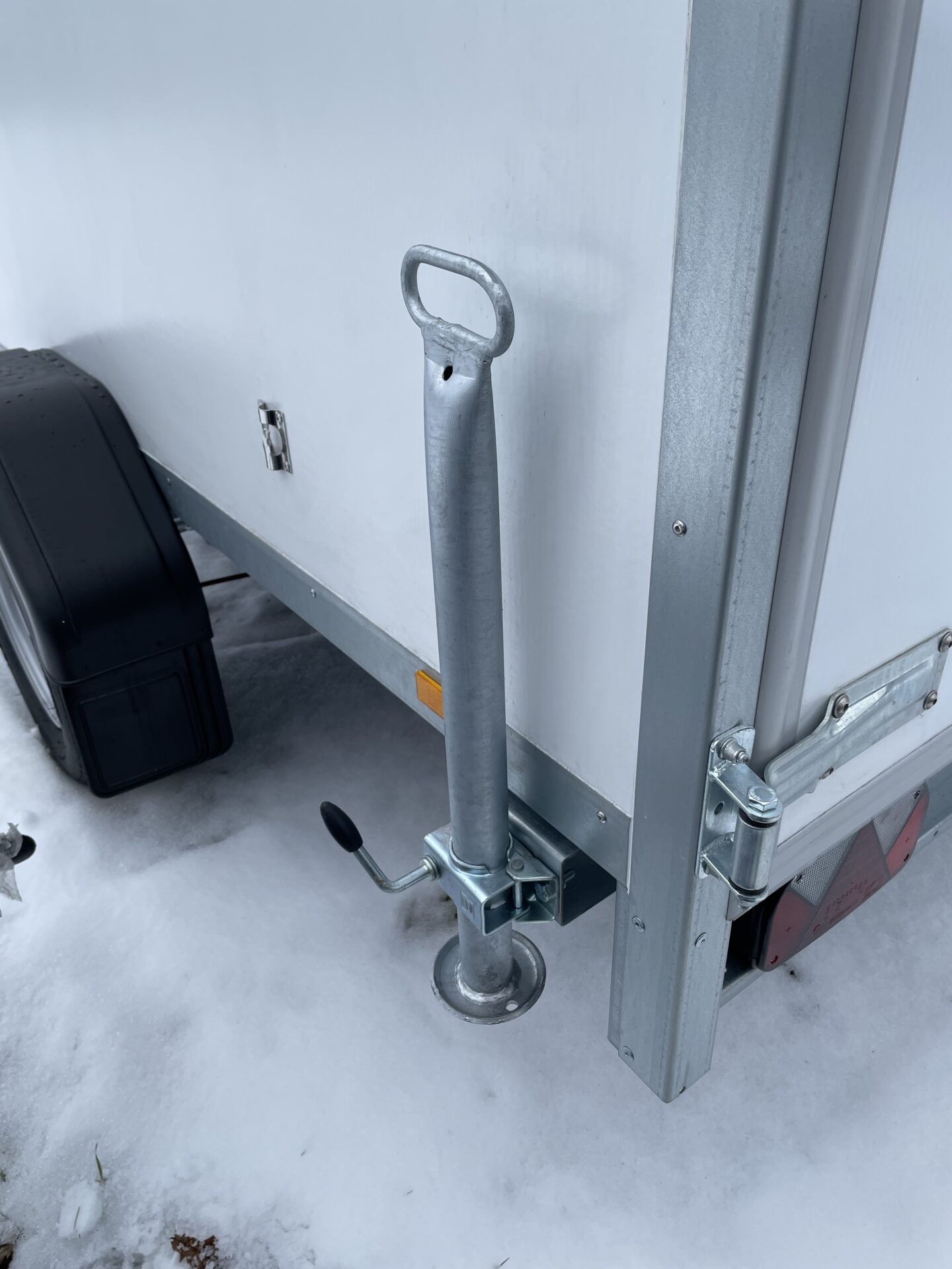 Kofferanhänger Brenderup CD260WBD1300, 1300 kg, Radstoßdämpfer – Bild 4