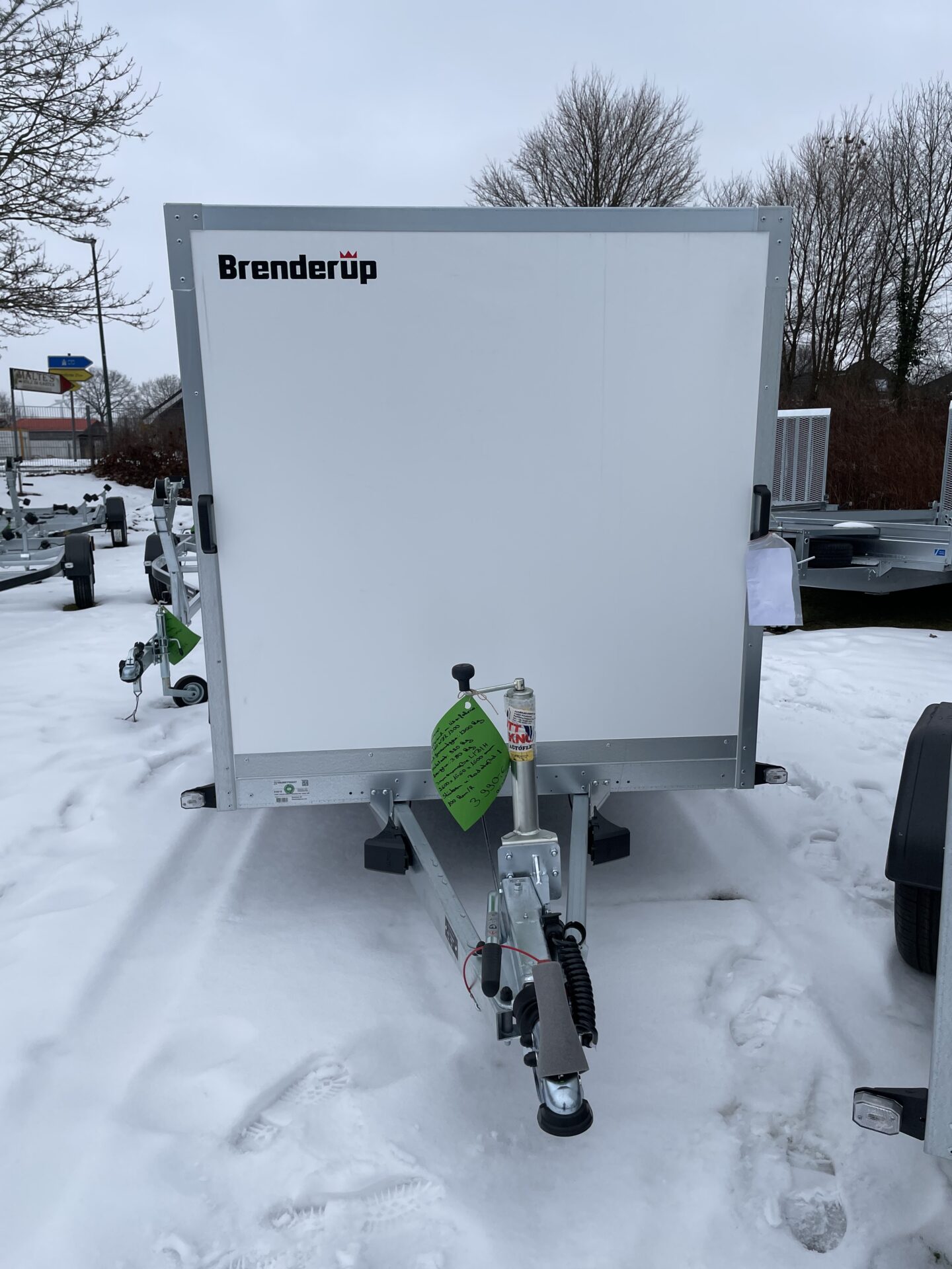 Brenderup CD260WBR1300, 1300 kg, Überfahrwand und Radstoßdämpfer