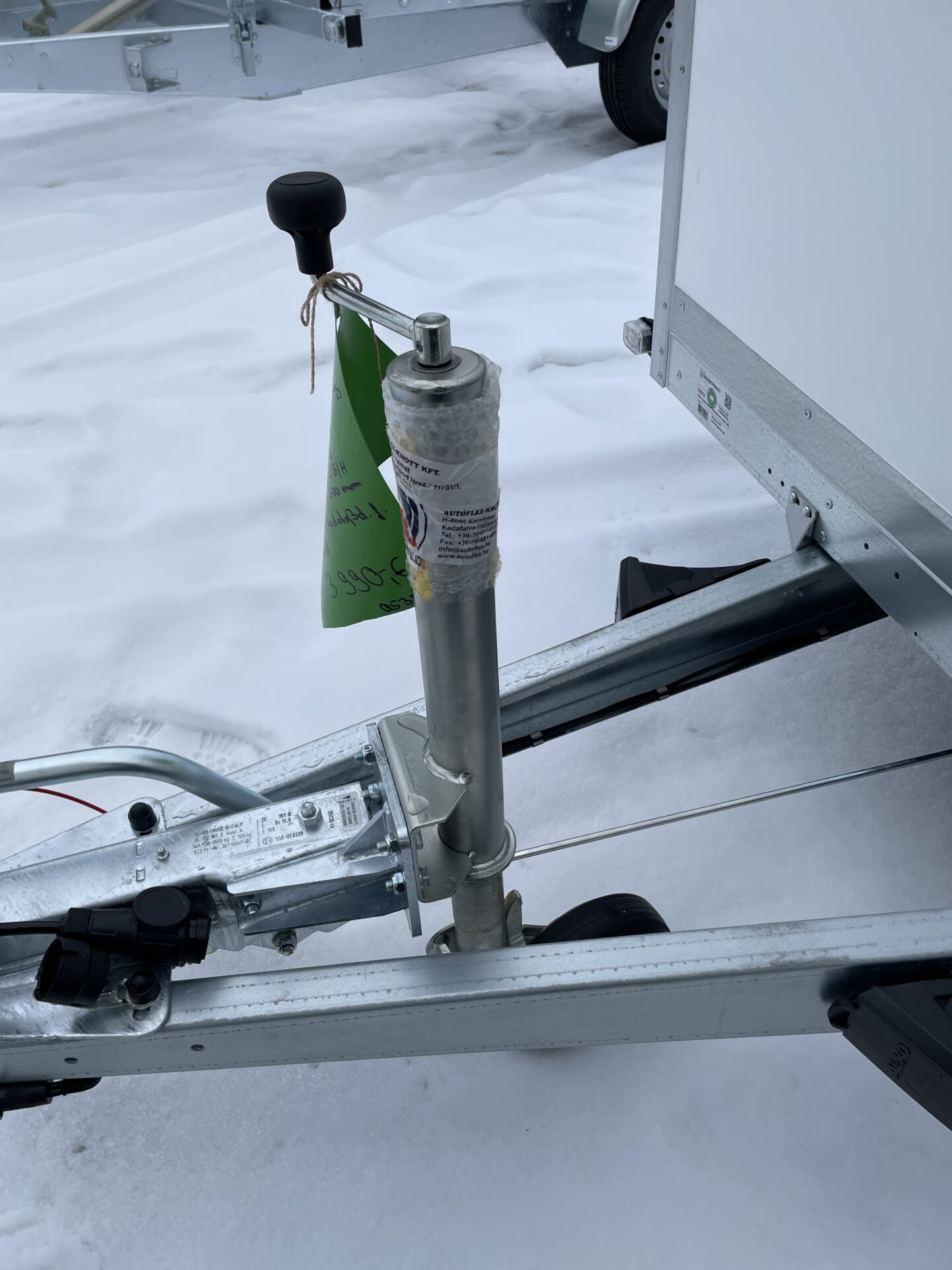 Brenderup CD260WBR1300, 1300 kg, Überfahrwand und Radstoßdämpfer – Bild 2