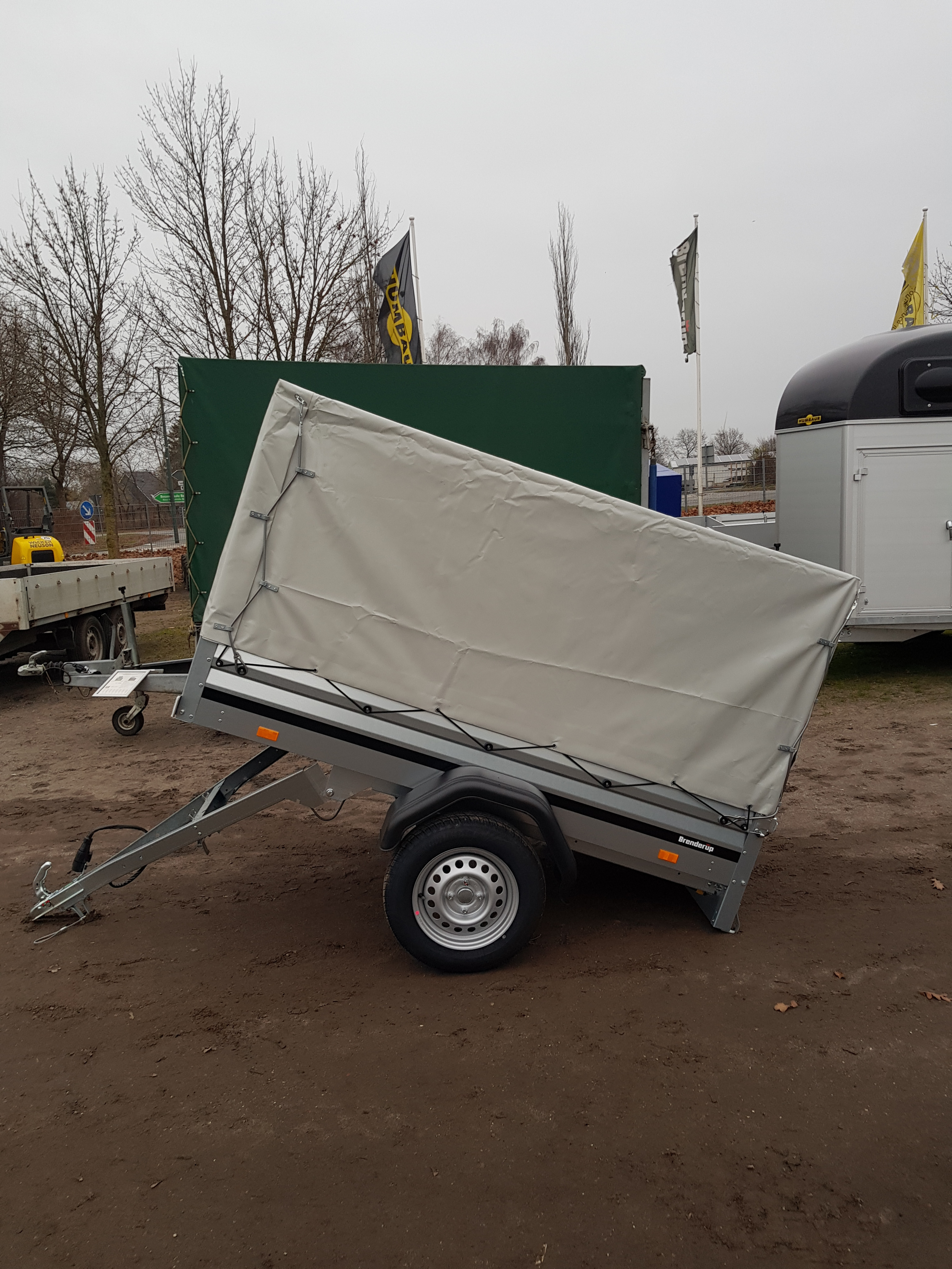Brenderup 1205 SUB 750 kg mit Hochplane