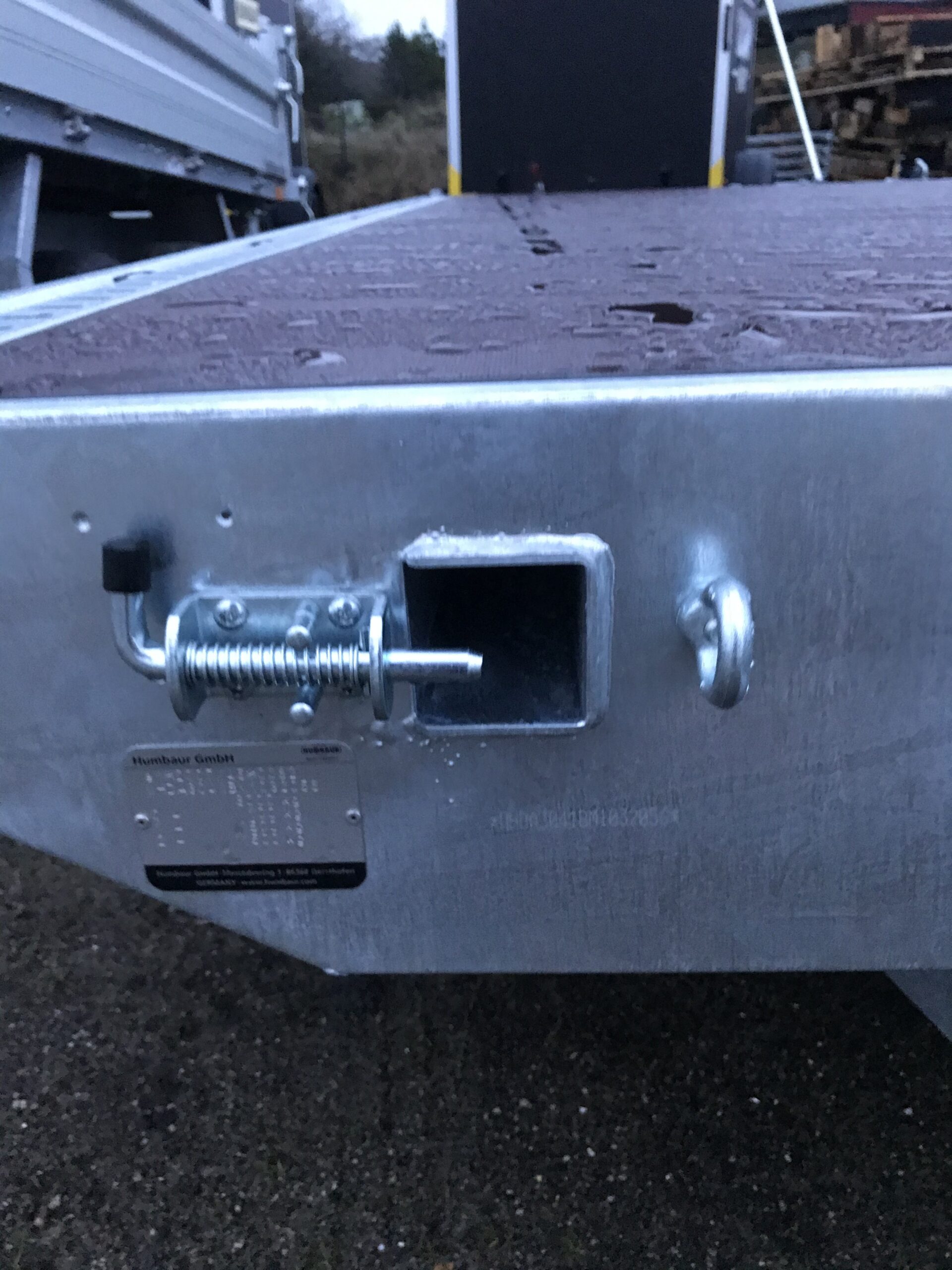 Humbaur Universal 3000 3 t ohne Bordwände