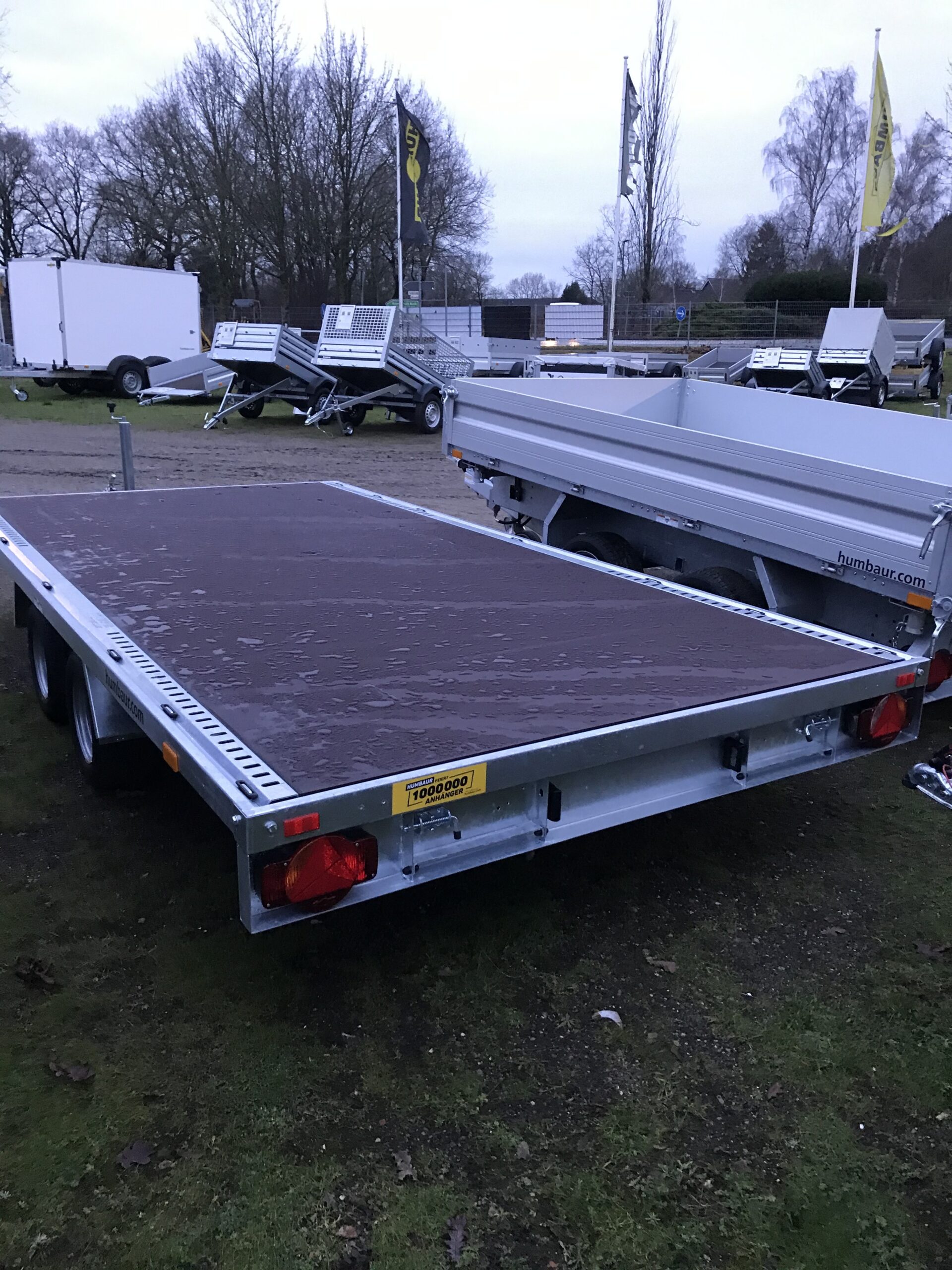 Humbaur Universal 3000 3 t ohne Bordwände